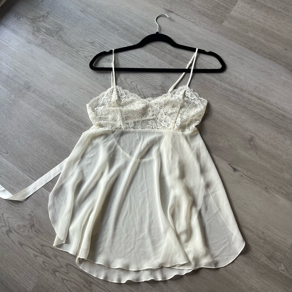 Victoria’s Secret white tag vintage lace lingerie slip